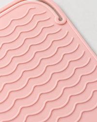 Close-up of the raised wave ridges on the silicone mat